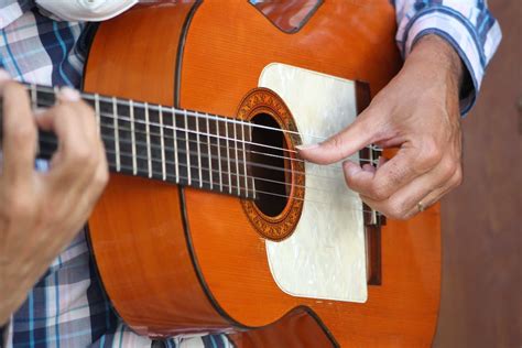  Zig Zag: A Rhythmic Odyssey Through Spanish Flamenco - Exploring Passion and the Soul of Music